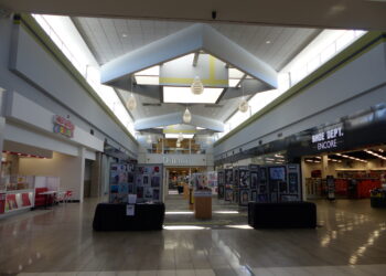 Vista del centro comercial Asheville Mall en Carolina del Norte