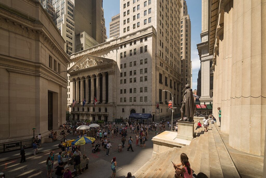 Fachada de la Bolsa de Valores de Nueva York en Wall Street