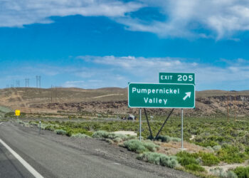 Una carretera interestatal en Estados Unidos, en referencia a los viajes por el feriado del 4 de Julio