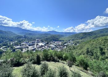 Vista de Gatlinburg, Tennessee, destino turistico cercano a Carolina del Norte