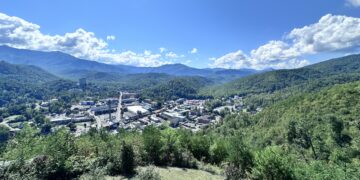 Vista de Gatlinburg, Tennessee, destino turistico cercano a Carolina del Norte