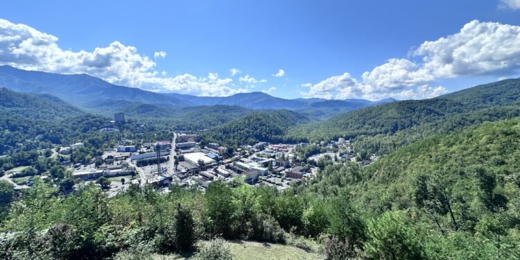 Vista de Gatlinburg, Tennessee, destino turistico cercano a Carolina del Norte