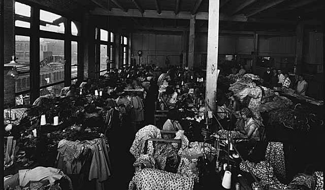 Mujeres latinas trabajando en manufactura y negocios