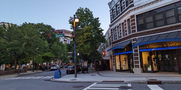 Calle del centro de Asheville, Carolina del Norte