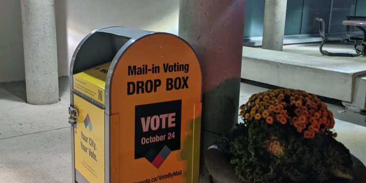 Buzón oficial para depositar boletas de voto por correo