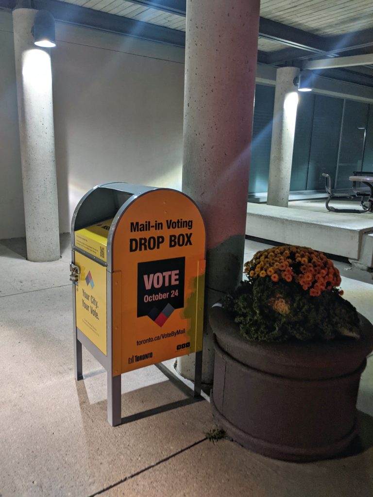 Buzón oficial para depositar boletas de voto por correo