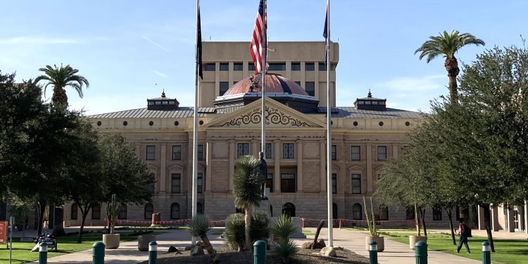 El edificio del Capitolio estatal de Arizona en Phoenix