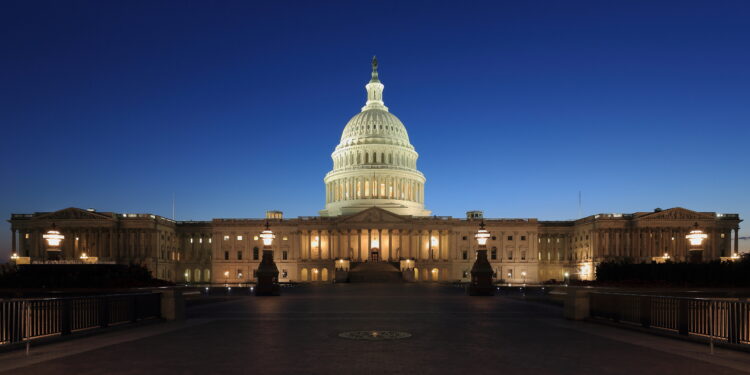 El Capitolio de Estados Unidos al atardecer
