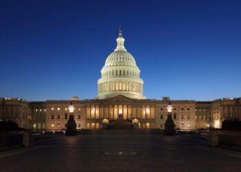 El Capitolio de Estados Unidos al atardecer en Washington