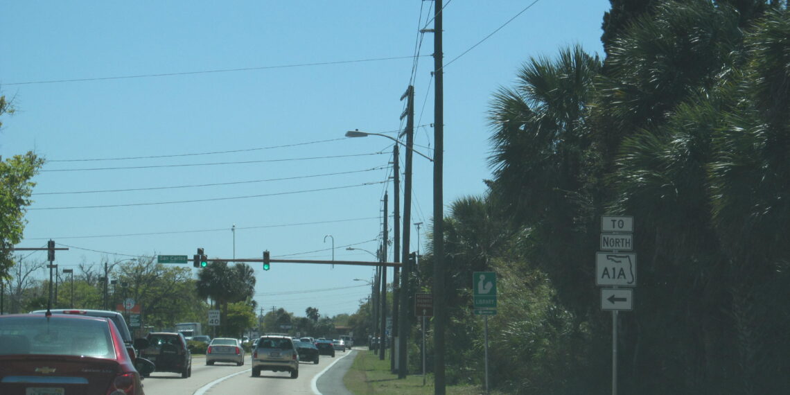 Carretera estatal en Florida con tráfico