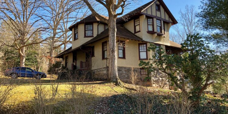 Vivienda unifamiliar en un vecindario de Asheville, Carolina del Norte
