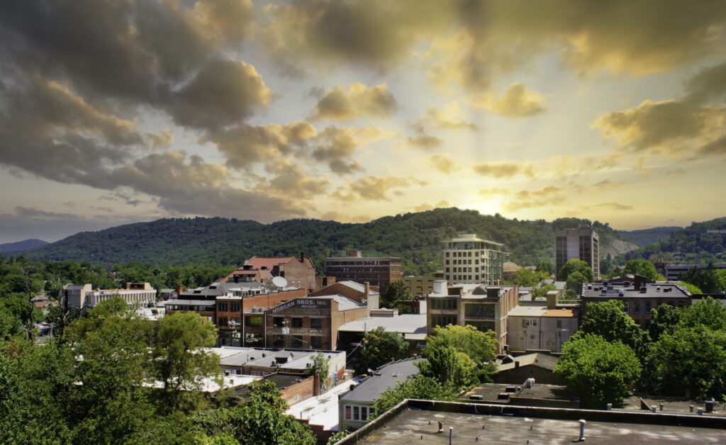 Vista del centro de Asheville, Carolina del Norte
