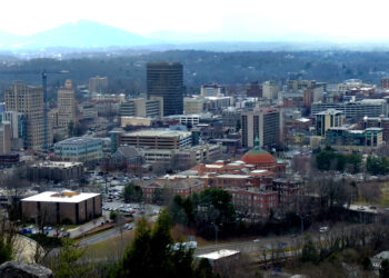 Vista panorámica del centro de Asheville, Carolina del Norte