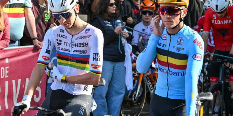 Los ciclistas Tadej Pogacar y Remco Evenepoel antes de una carrera