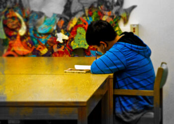 Útiles escolares en exhibición durante la temporada de regreso a clases