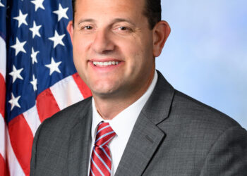 Retrato oficial del representante David Valadao