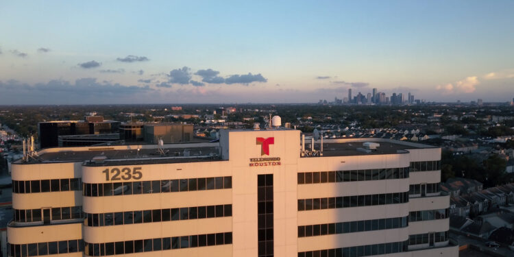 Edificio de una estacion afiliada a la cadena Telemundo