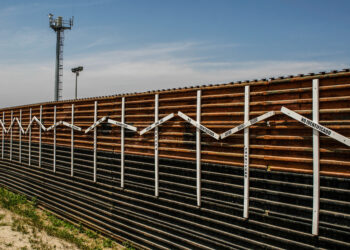 Muro fronterizo entre Tijuana y San Diego