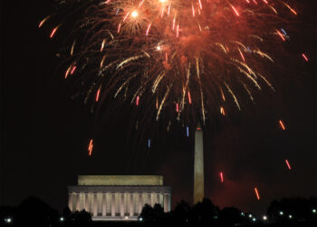 Fuegos artificiales del 4 de Julio sobre Washington D.C.