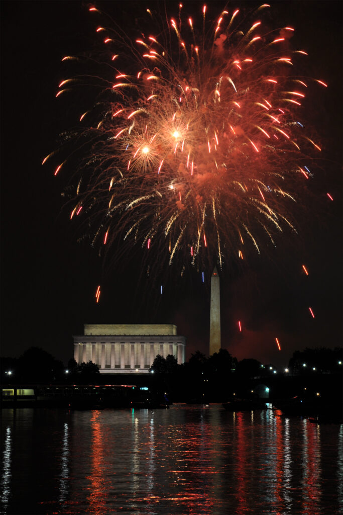 Fuegos artificiales del 4 de Julio sobre Washington D.C.