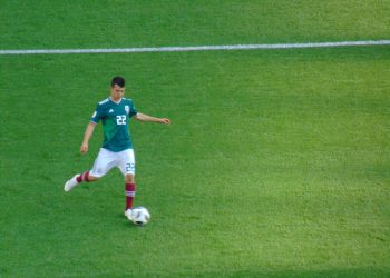 El futbolista mexicano Hirving Chucky Lozano durante un partido