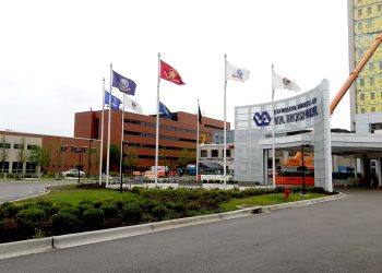 Edificio de un hospital del sistema de salud para veteranos