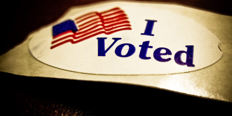 Calcomanía que dice I Voted, entregada a los votantes en Estados Unidos