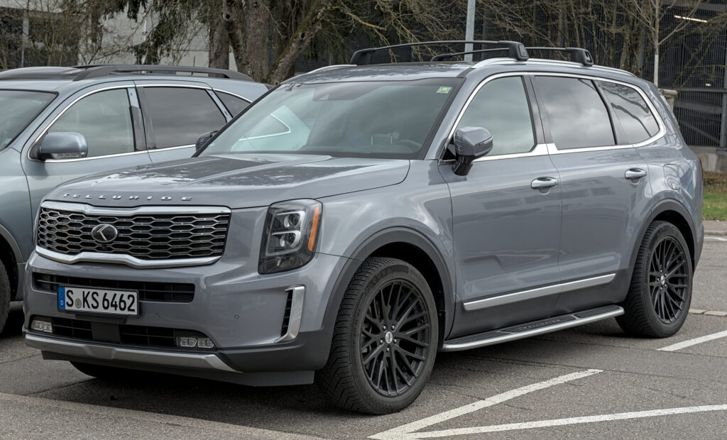 Camioneta Kia Telluride, modelo incluido en el retiro por riesgo de incendio