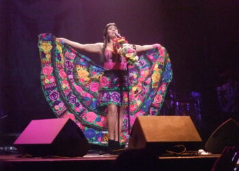 La cantante mexicana Lila Downs durante un concierto