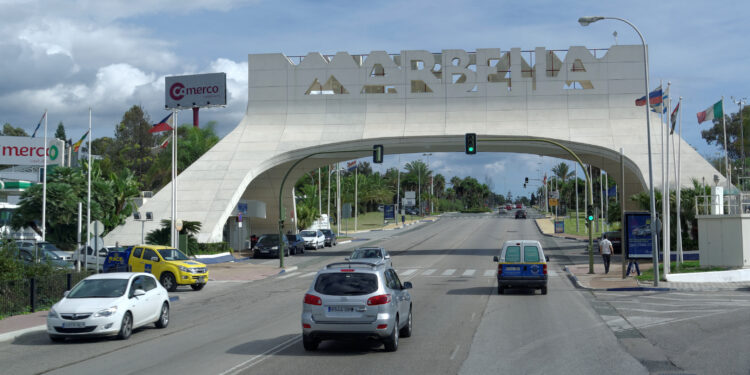 Vista de la ciudad costera de Marbella, en Andalucía, España