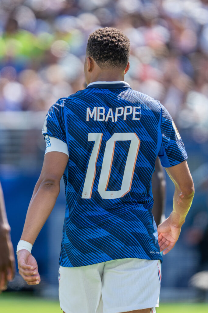 Kylian Mbappé jugando con la selección de Francia durante el Mundial 2026