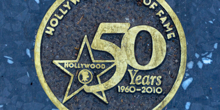 Estrellas en la acera del Paseo de la Fama de Hollywood