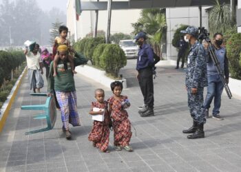 Refugiados rohinyás a bordo de una embarcación