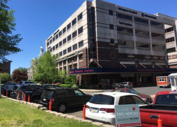 Entrada a la sala de emergencias de un hospital