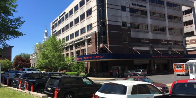 Entrada a la sala de emergencias de un hospital