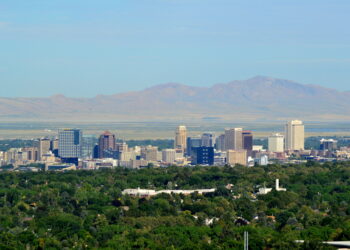 Vista del horizonte de Salt Lake City, Utah, durante el verano