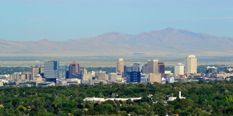 Vista del horizonte de Salt Lake City, Utah, durante el verano