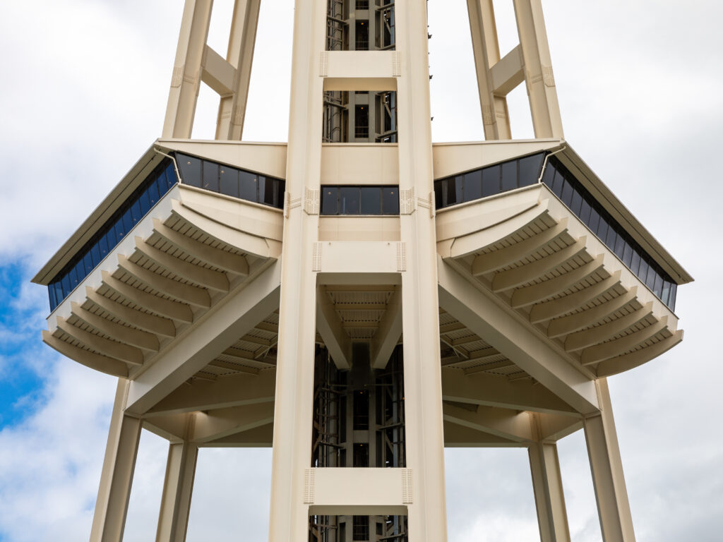 Vista del Space Needle en el centro de Seattle, cerca del lugar del tiroteo