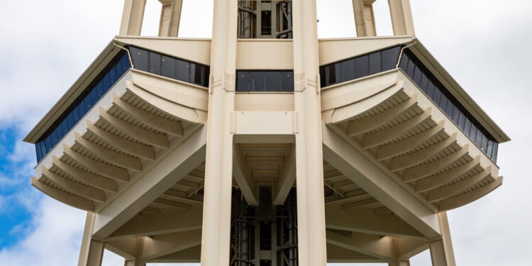 Vista del Space Needle en el centro de Seattle, cerca del lugar del tiroteo