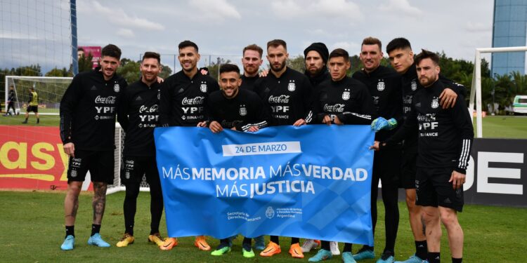 Jugadores de la selección de fútbol de Argentina en un partido