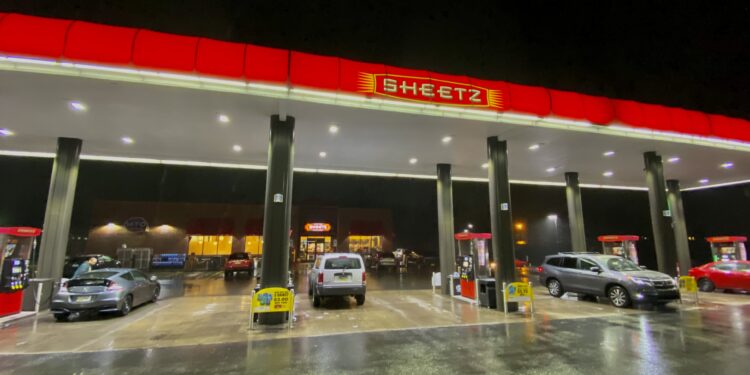 Tienda de conveniencia y gasolinera de la cadena Sheetz