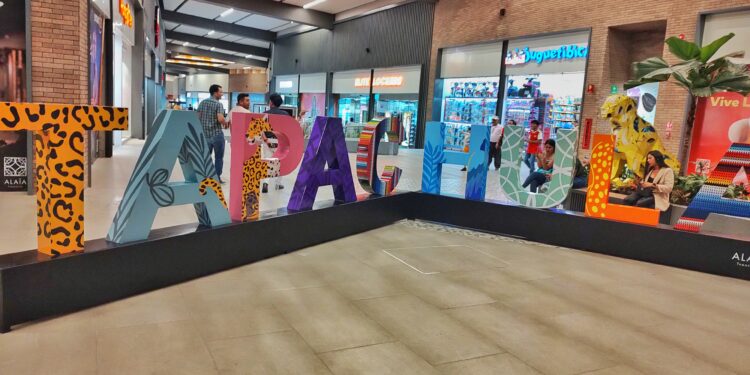 Letras monumentales de Tapachula, Chiapas, cerca de la zona del sismo