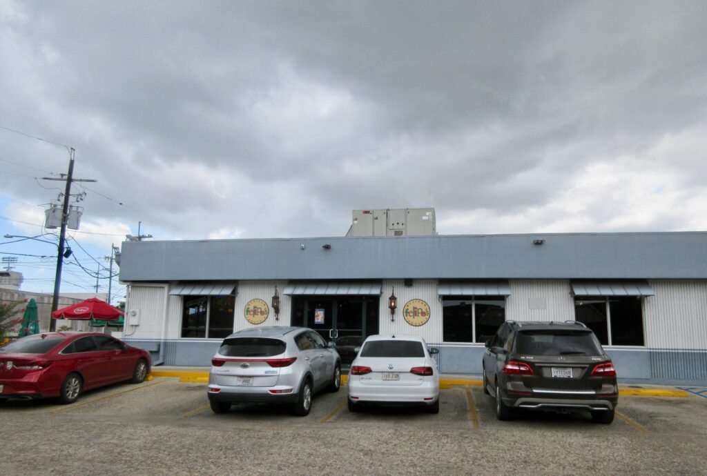 Fachada de una taquería mexicana en Estados Unidos