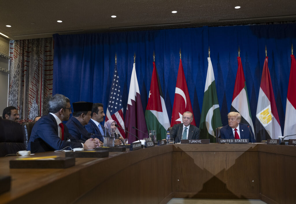 El presidente Donald Trump en una reunión con el presidente turco Recep Tayyip Erdogan