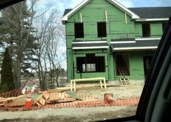 Estructura de madera de una casa nueva en construcción