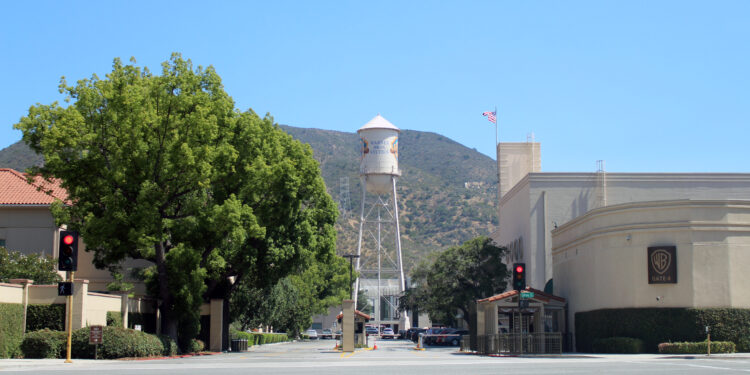 Puerta de acceso a los estudios de Warner Bros