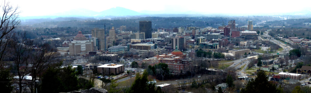 Vista panorámica del centro de Asheville, Carolina del Norte