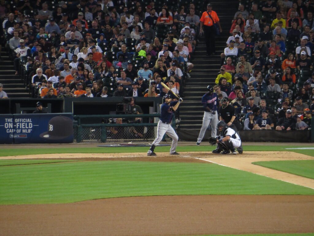 Acción de un partido de béisbol de los Tigres de Detroit en el Comerica Park