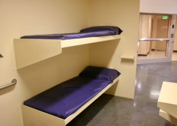 Interior de una celda en un centro de detención de Carolina del Norte