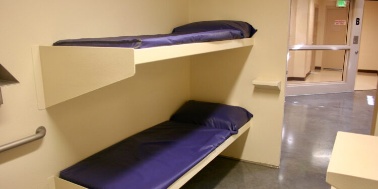 Interior de una celda en un centro de detención de Carolina del Norte